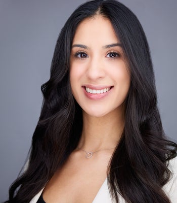 Portrait of Katherine Hernandez, Realtor.